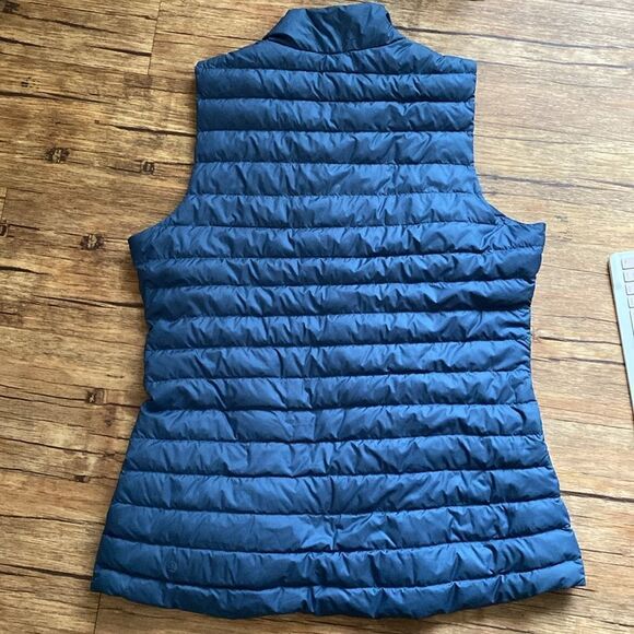 Size 12 Blue Lululemon Pack it Down Vest - Picture 3 of 6